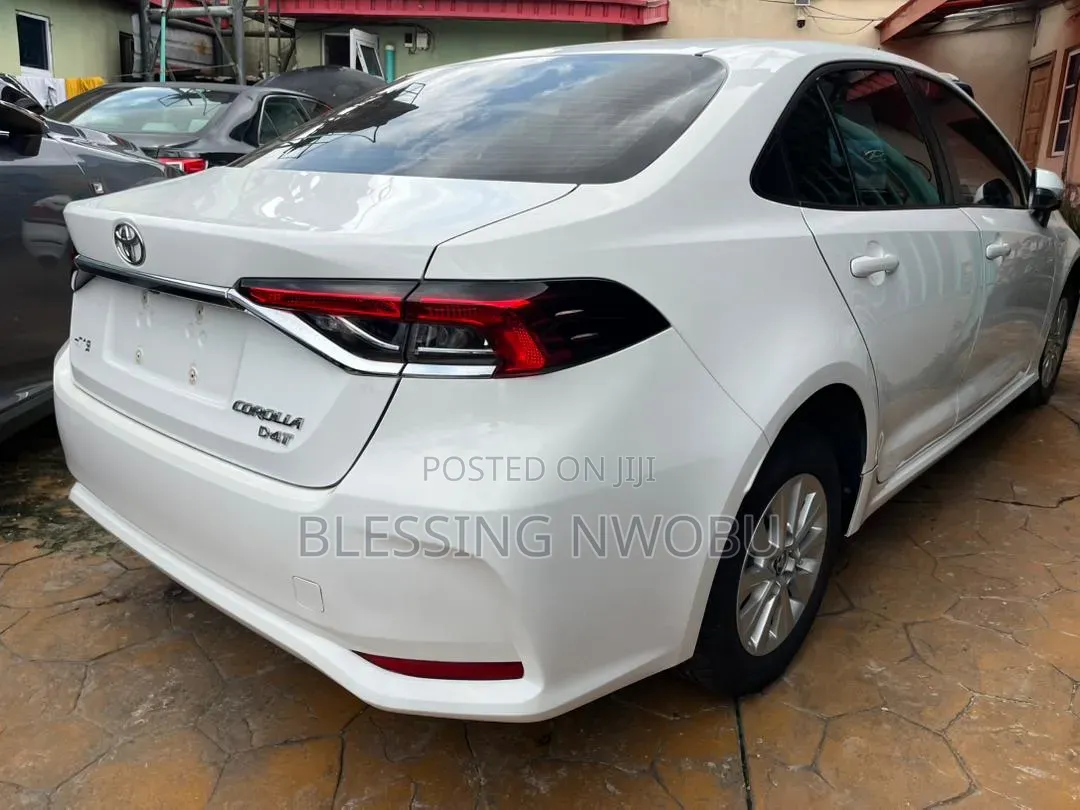 Toyota Corolla 2023 White