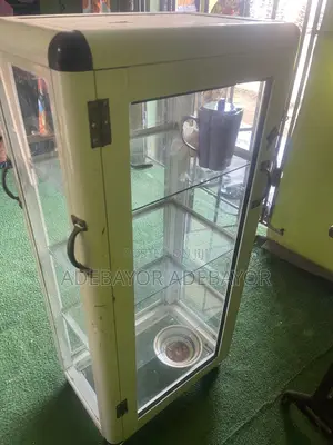 Show Glass