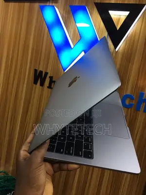 Laptop Apple MacBook Pro 2020 8GB Intel Core i5 SSD 256GB