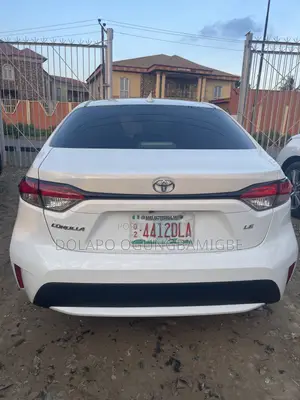Toyota Corolla LE 2023 White