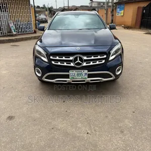 Mercedes-Benz GLA 250 2018 Blue