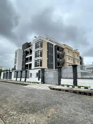 3bdrm Apartment in Banana Island for rent