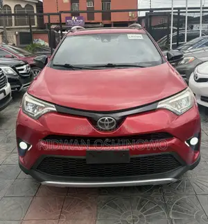 Toyota RAV4 SE AWD (2.5L 4cyl 6A) 2017 Red