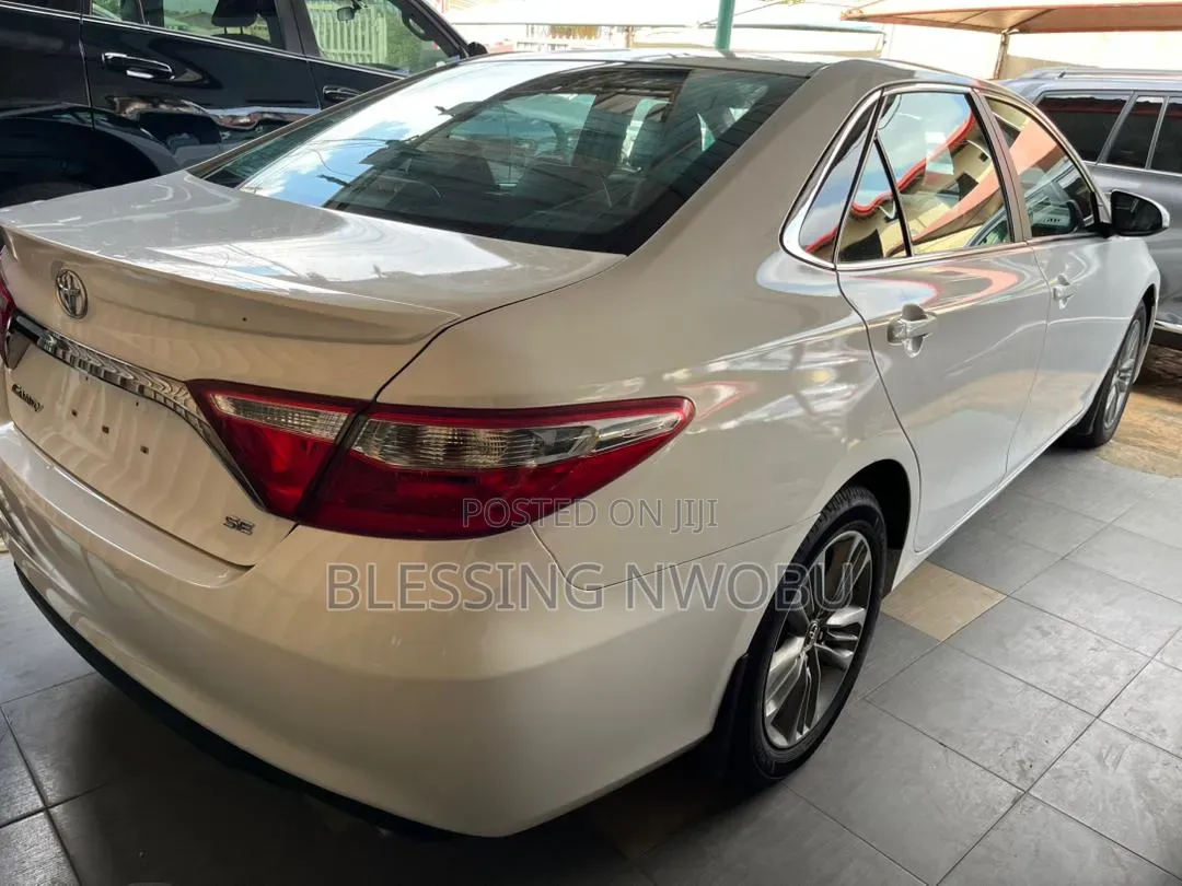 Toyota Camry 2016 White