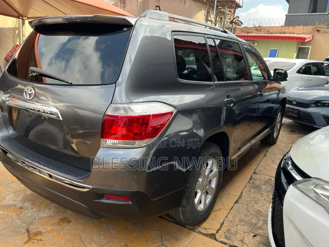 Toyota Highlander 2012 Gray