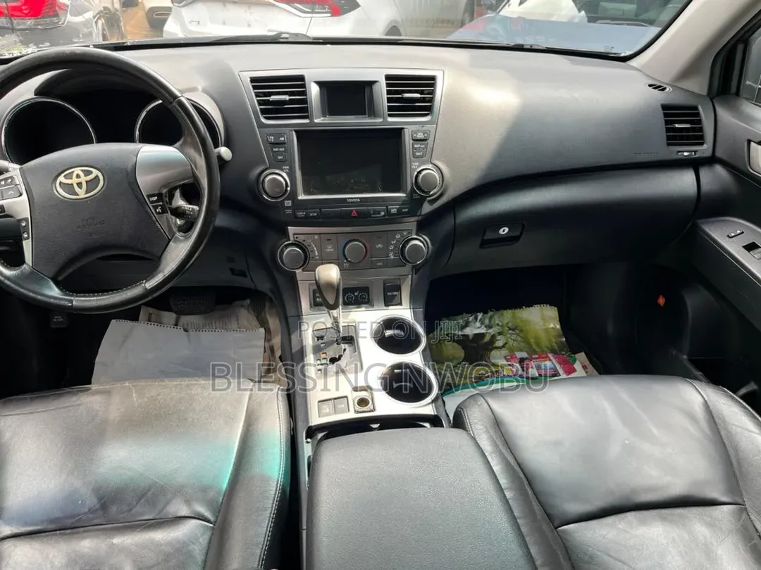 Toyota Highlander 2012 Gray