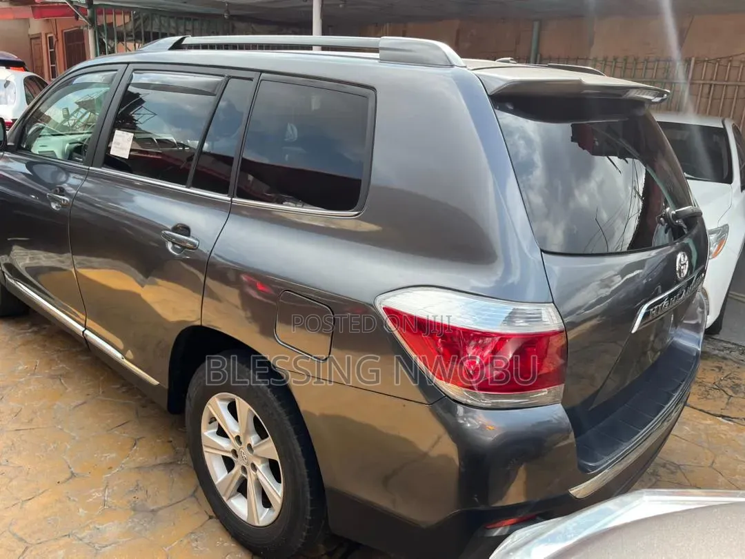 Toyota Highlander 2012 Gray