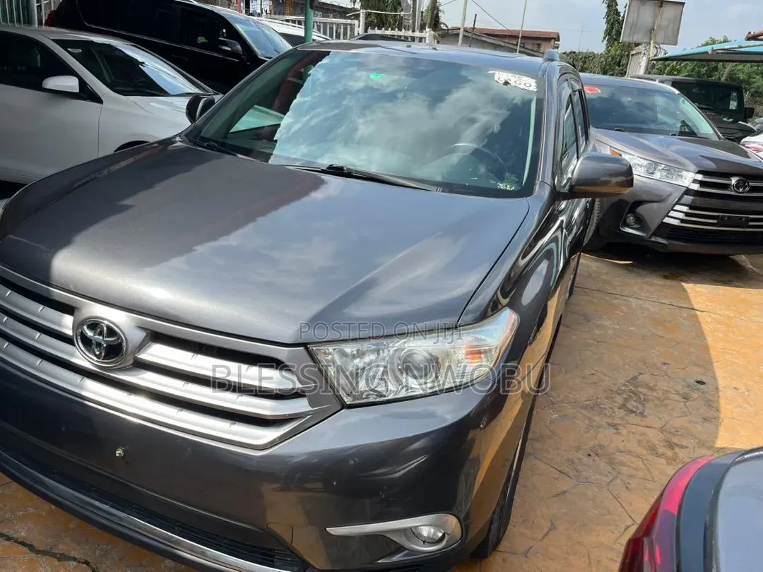Toyota Highlander 2012 Gray