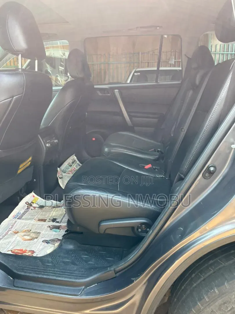 Toyota Highlander 2012 Gray