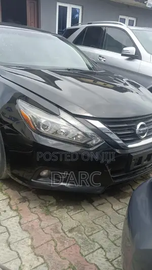 Nissan Altima 2018 Black