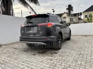 Toyota RAV4 SE AWD (2.5L 4cyl 6A) 2016 Gray