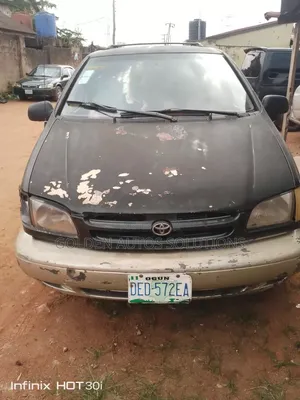 Toyota Sienna 2000