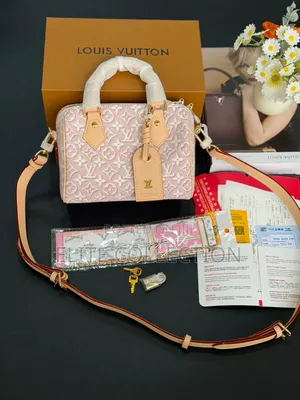 Luxury Louis Vuitton Speedy Bandouliere 20
Size: 20cm in a Double Box