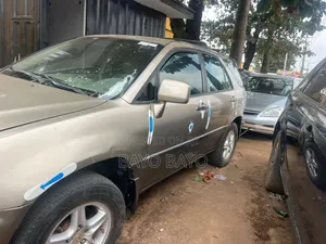Lexus RX 2001 Gold