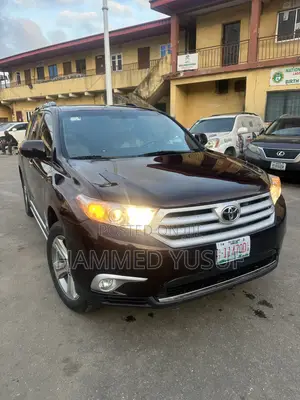 Toyota Highlander Limited 3.5L 2WD 2013 Brown