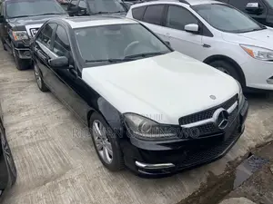 Mercedes-Benz C350 2010 Black