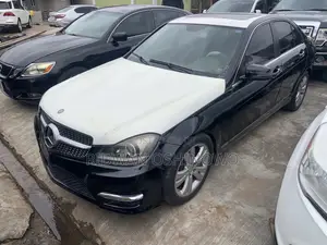 Mercedes-Benz C350 2010 Black
