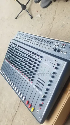 16 CHANNEL Mixer Black Colour