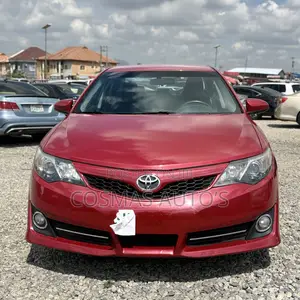 Toyota Camry SE 4dr Sedan (2.5L 4cyl 6A) 2013 Red