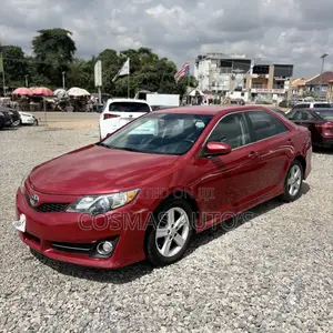 Toyota Camry SE 4dr Sedan (2.5L 4cyl 6A) 2013 Red