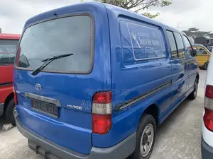 Toyota HiAce 2006 Blue