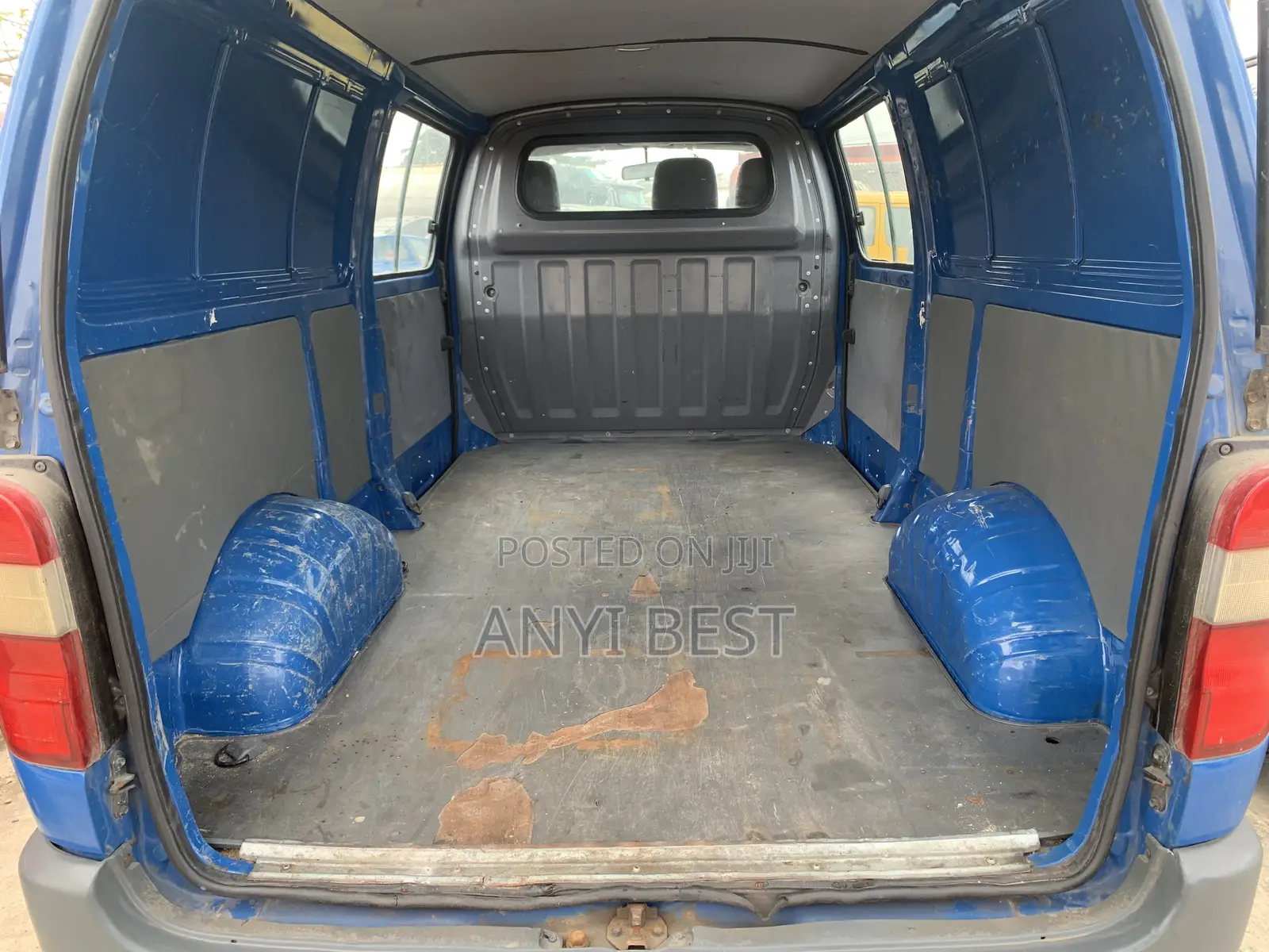 Toyota HiAce 2006 Blue