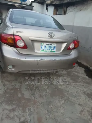 Toyota Corolla 2010 Gray