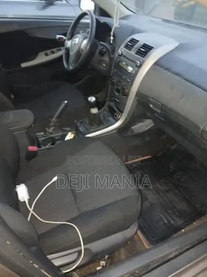 Toyota Corolla 2010 Gray