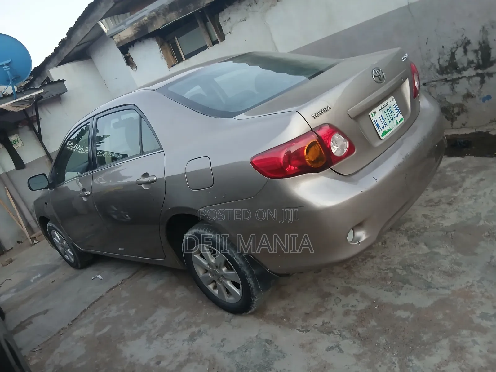 Toyota Corolla 2010 Gray