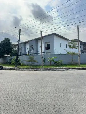 4bdrm Duplex in Lekki Phase 1 for rent
