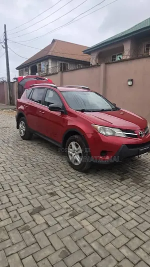 Toyota RAV4 LE 4dr SUV AWD (2.5L 4cyl 6A) 2015 Red