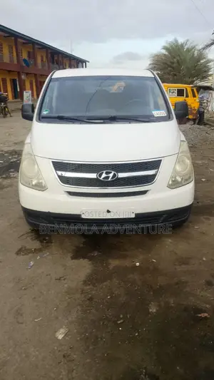Hyundai H1 2010 White