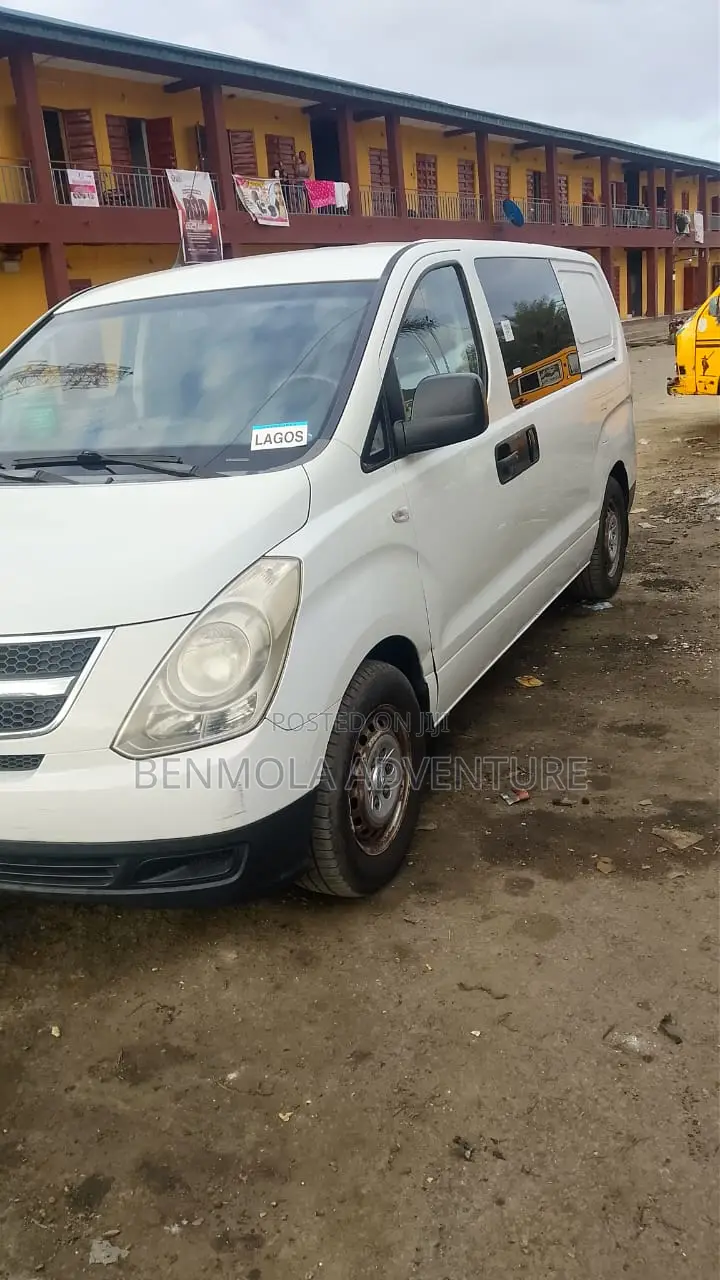 Hyundai H1 2009 White