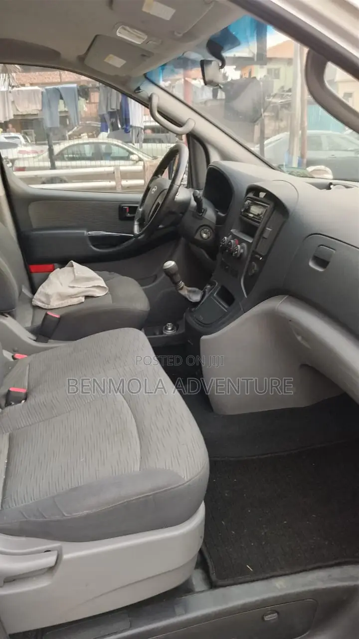 Hyundai H1 2009 White