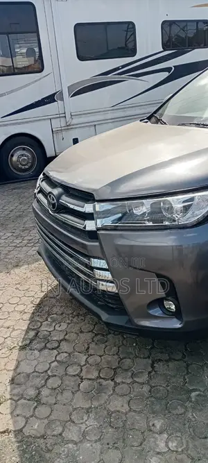 Toyota Highlander 2018 Beige