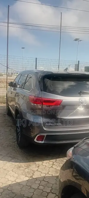 Toyota Highlander 2018 Beige