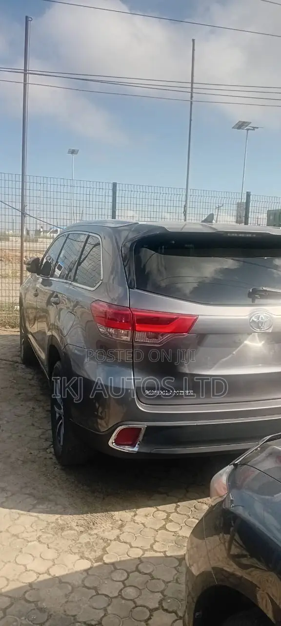 Toyota Highlander 2018 Beige