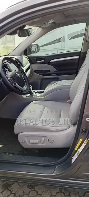 Toyota Highlander 2018 Beige