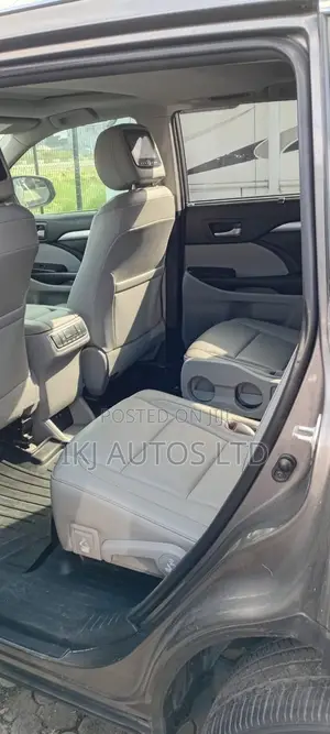 Toyota Highlander 2018 Beige