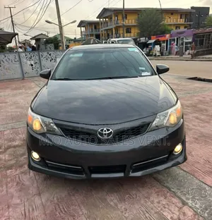 Toyota Camry SE 4dr Sedan (2.5L 4cyl 6A) 2013 Gray