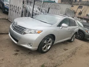 Toyota Venza 2010 Silver