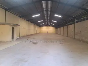 Warehouse With Spacious Compound