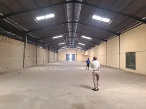 Warehouse With Spacious Compound