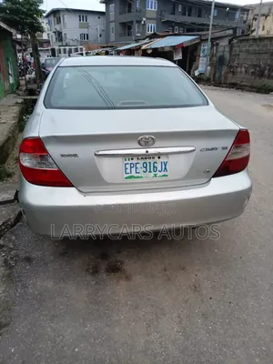 Toyota Camry SE V6 4dr Sedan (3.3L 6cyl 5A) 2004 Silver