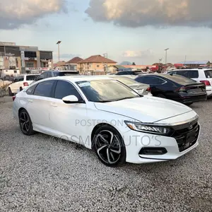 Honda Accord Sport (2.0L 4cyl Turbo 10A) 2019 White