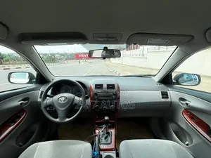 Toyota Corolla 2009 Silver