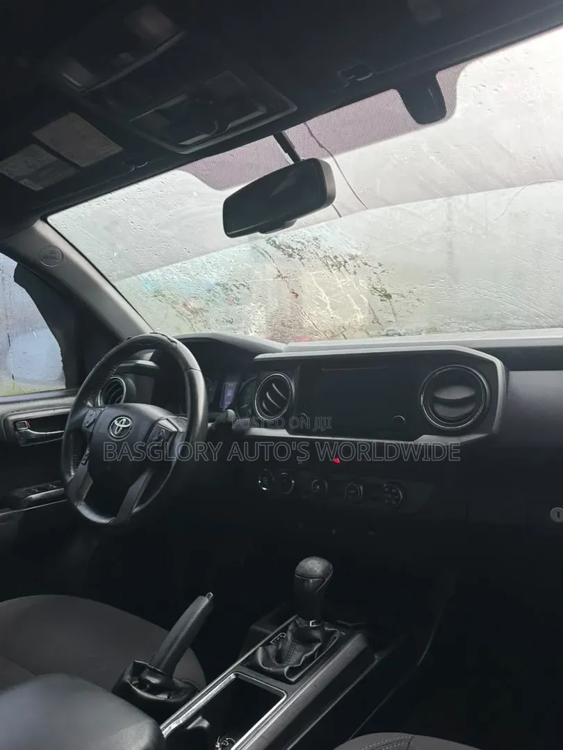 Toyota Tacoma 2017 Gray