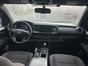 Toyota Tacoma 2017 Gray