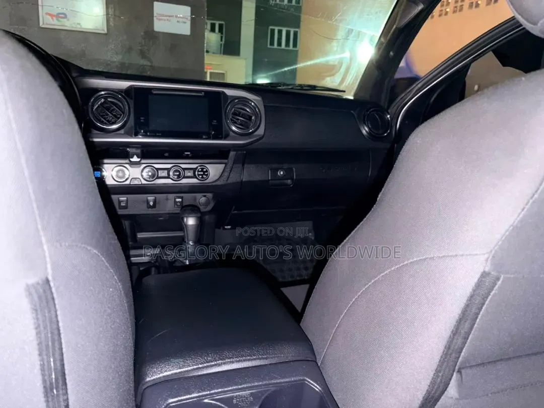 Toyota Tacoma 2017 Gray