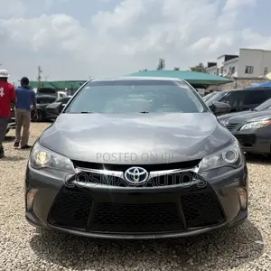 Toyota Camry SE 4dr Sedan (2.5L 4cyl 6A) 2017 Gray